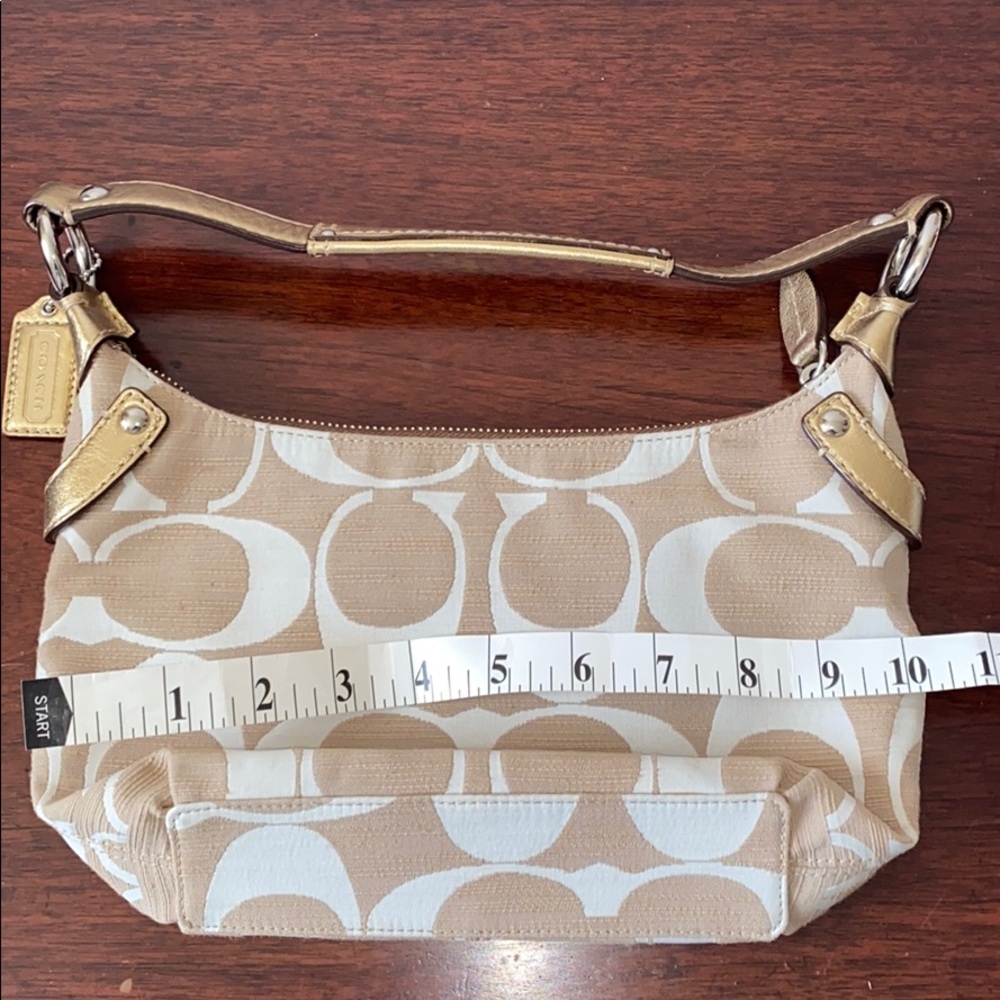 Coach Cream & Gold Shoulder Bag - Picture 3 of 6